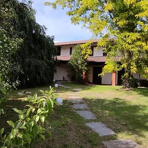 https://villa-de-alberti.it-lombardy.com